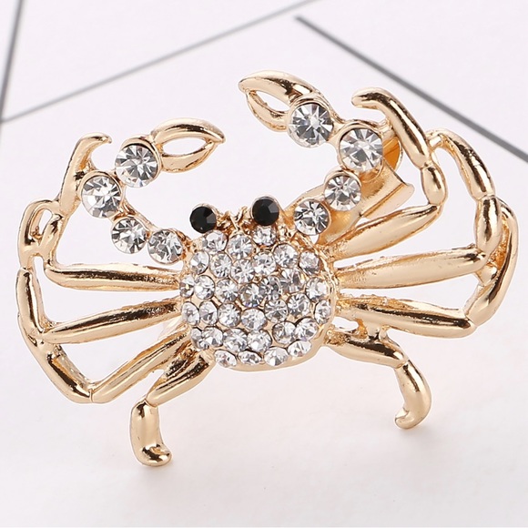 🔥2/$20 Crab Brooch Rhinestone Crab Pin Gold Tone - Picture 3 of 9